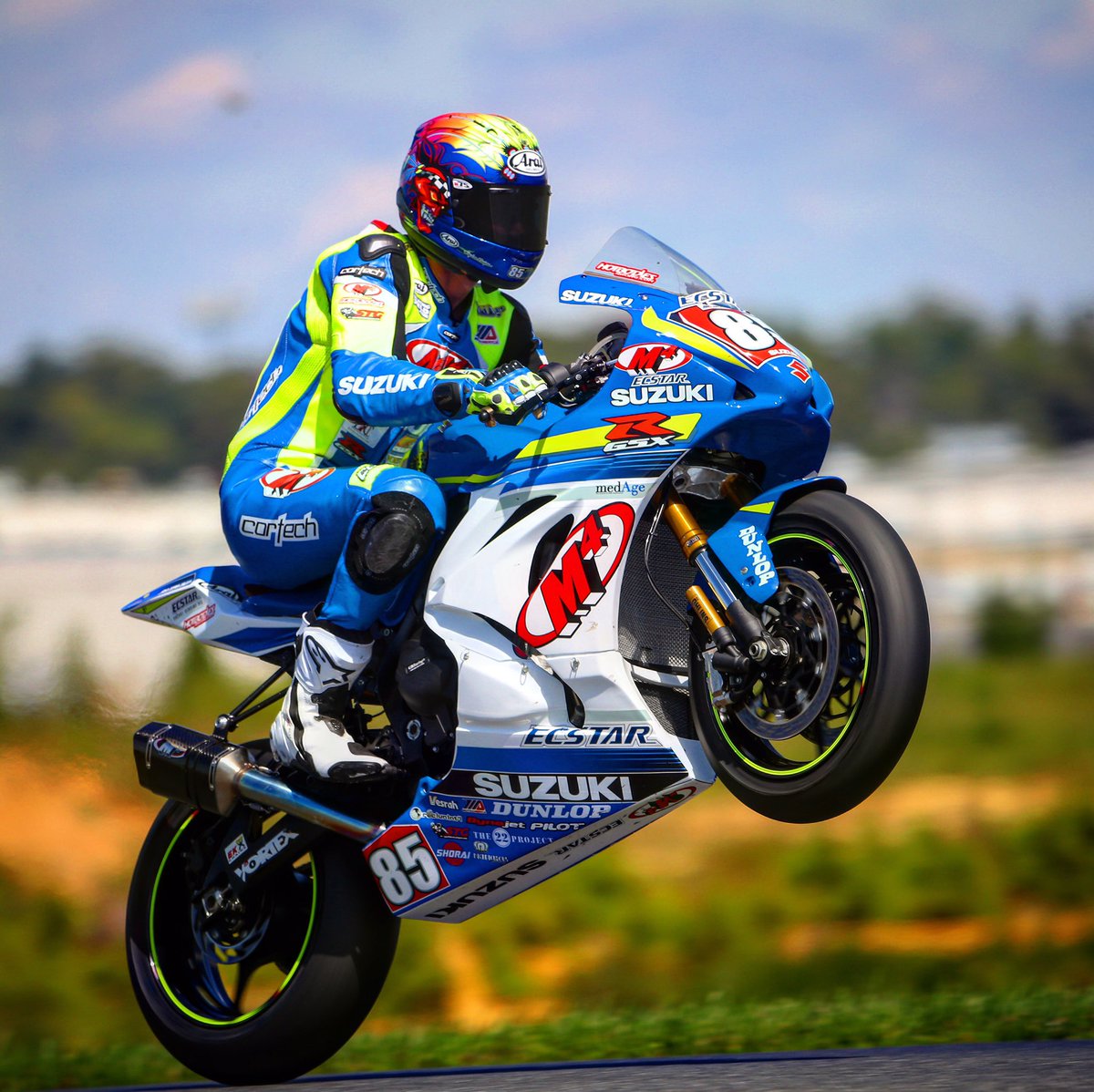 Can it wheelie be Wednesday alweady? <a href="/jakelewis85/">Jake Lewis</a> obviously thinks so. #wheeliewednesday #MotoAmerica