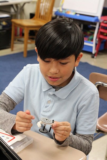 YTorresDOE's tweet photo. #NYCFaceLab continues at @PS503! Students and parent mentors love building and programming together! @RoboFunNYC @Makeosity @NYCSchools https://t.co/8SpUUa4crq