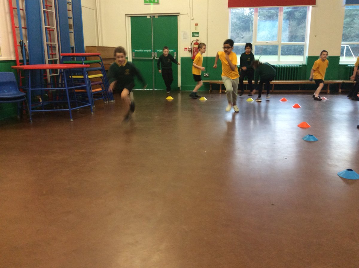 firsprimarysale's tweet photo. #Year4SC #Year4KH We tested our stamina in PE today by completing a stamina based circuit. #HealthRelatedFitness #ActiveFirs @PEandSportsHub https://t.co/VEjeTF5MZi