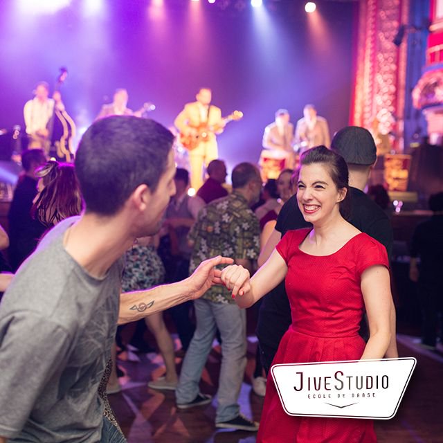 JiveStudio's tweet image. Plus que QUELQUES HEURES pour profiter du 15$ DE RABAIS pour paiement à l'avance sur certains cours de notre session de JANVIER qui débute dans quelques jours. 

En 2018 ajoutez du Rock n Roll dans votre vie !

buff.ly/2CPA4PM