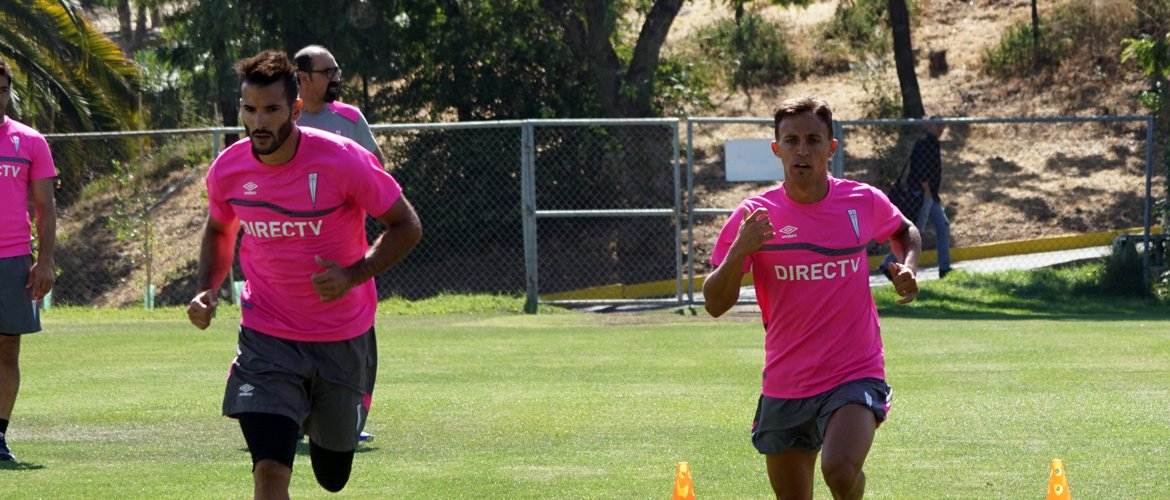 Cruzados's tweet photo. ¡Lo dieron todo! 💪
En el día 4 de la #PretemporadaGatorade, #LosCruzados se sometieron a una intensa prueba de resistencia física ⚪️🔵
Conoce todos los detalles aquí 👇
https://t.co/6z4FsD8ce7 https://t.co/aFtTsziJ8M