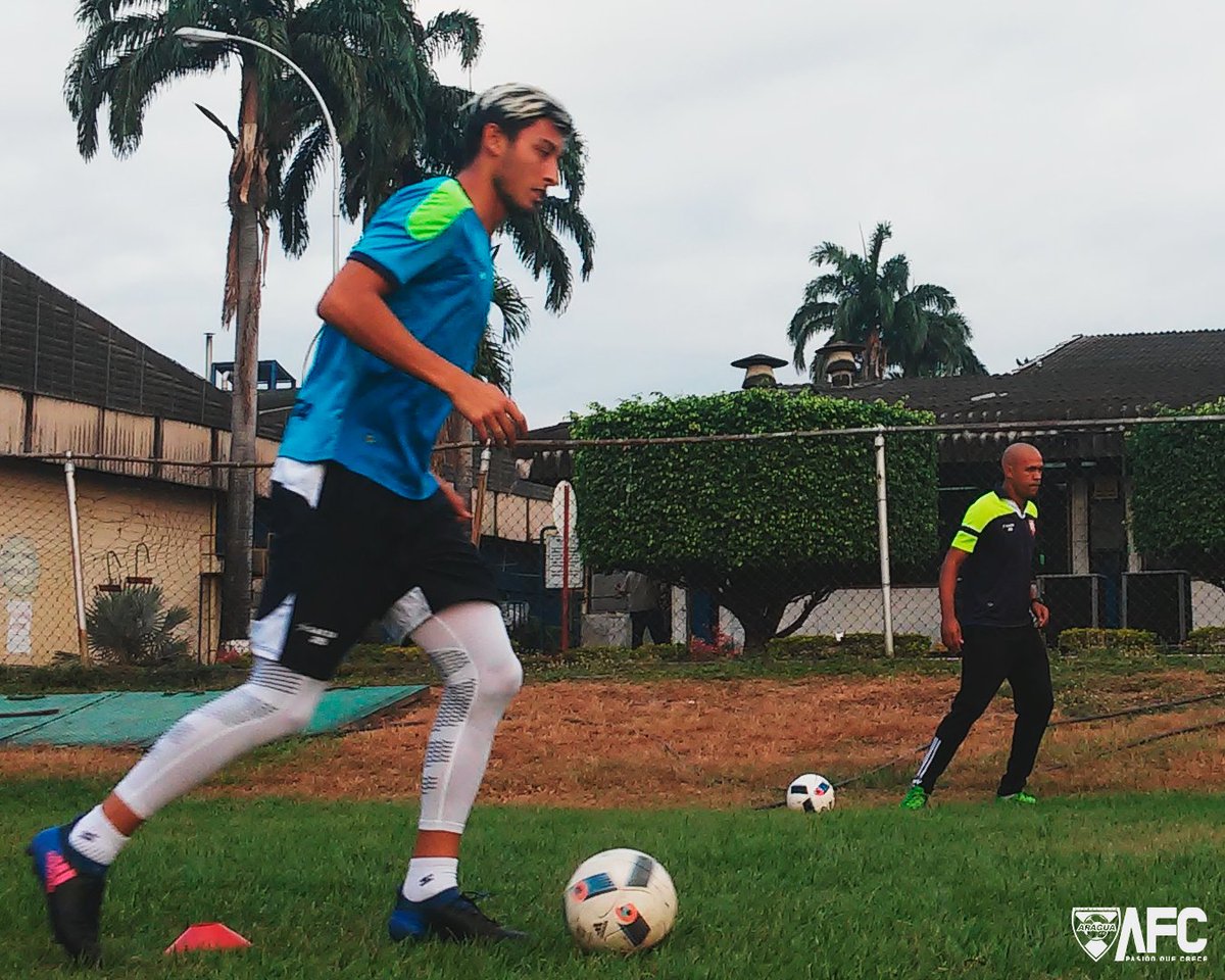 AraguaFC's tweet image. #PRIMERA | Imágenes del entrenamiento matutino del conjunto Aurirrojo en su #7mo día de preparación de cara al Torneo Apertura 2018. 
#PretemporadaAurirroja ⚽️ 💪 2⃣0⃣1⃣8⃣ #FutVE
 @GobiernoAragua