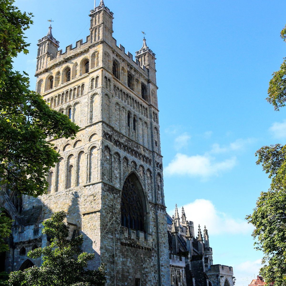 thetravread's tweet photo. A lovely snap of Exeter cathedral in Devon, England, a place mentioned in the Dec #book. Have you been there? #devon #exeter #exetercathedral #cathedral #church #England #devonshire #county #prettyengland #britishexperience #englishexperience #visitengland #travel #travelwithbook https://t.co/c4avLBz1DS