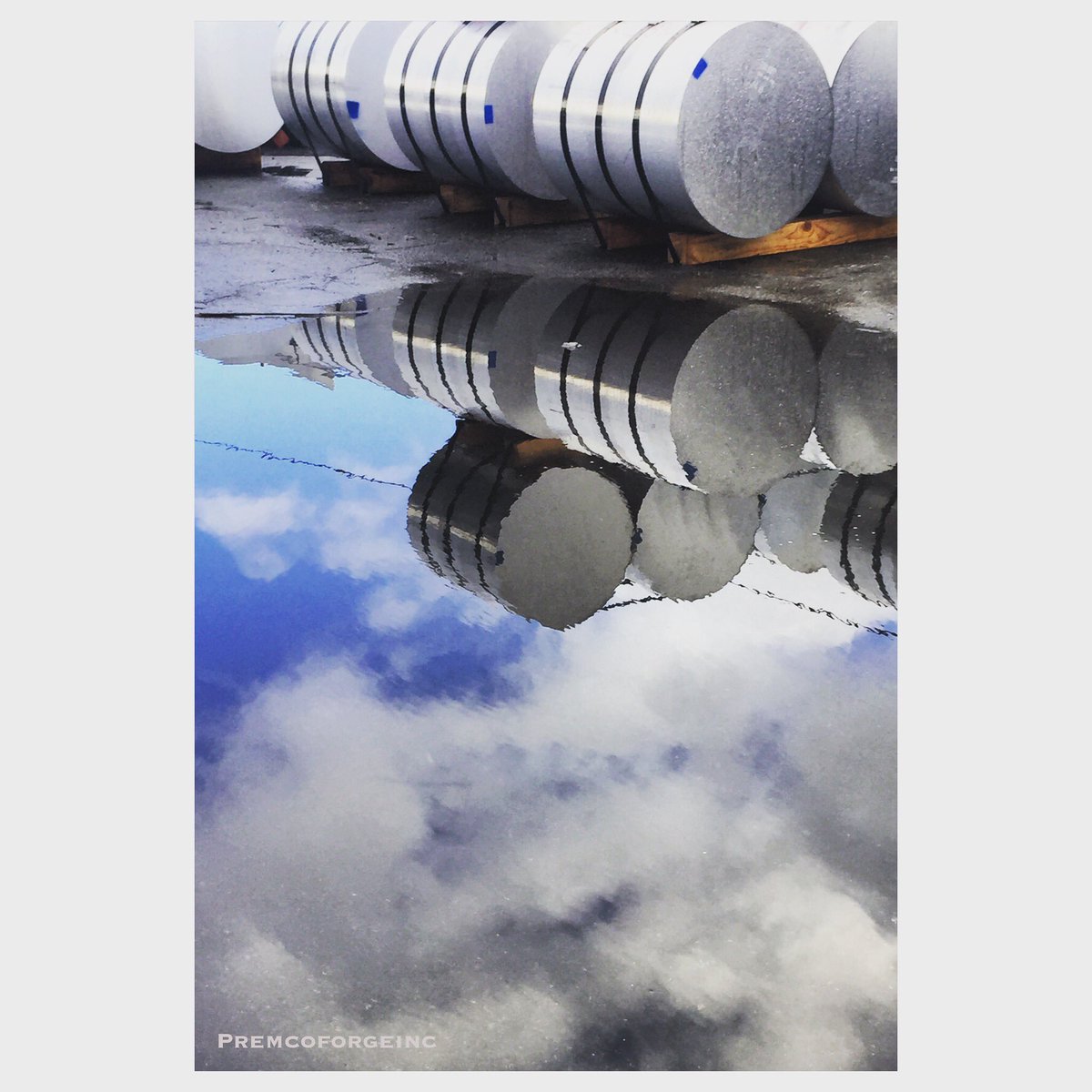 PremcoForgeinc's tweet photo. A little break from the rain. #premcoforge #premcoforgeinc #aluminum #billet #cncporn #aluminumhandforging #socal #cnc https://t.co/MTgwVq4Fbh