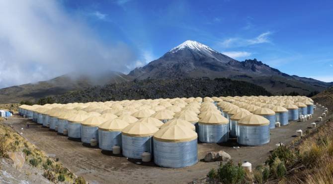NocheEstrellas's tweet photo. El Observatorio HAWC en medio del misterio, ¿antimateria generada por materia oscura? https://t.co/kBCfdvXuGh https://t.co/f9eXiLCn2h