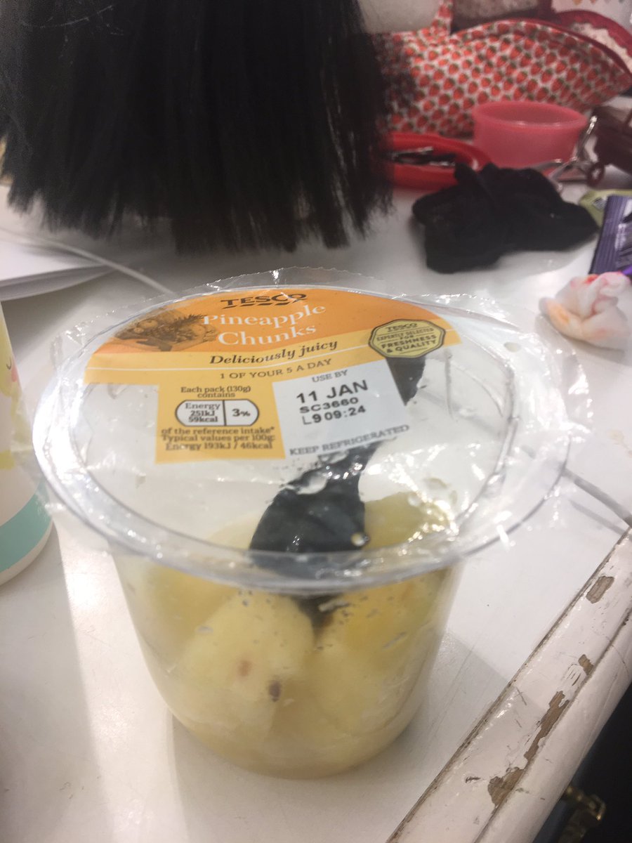 LauraAvaScott's tweet photo. When you buy off Pineapple from @Tesco and it's fizzy 😞😞😞😞😞#justwantedmy5aday https://t.co/vNQmW20sf0
