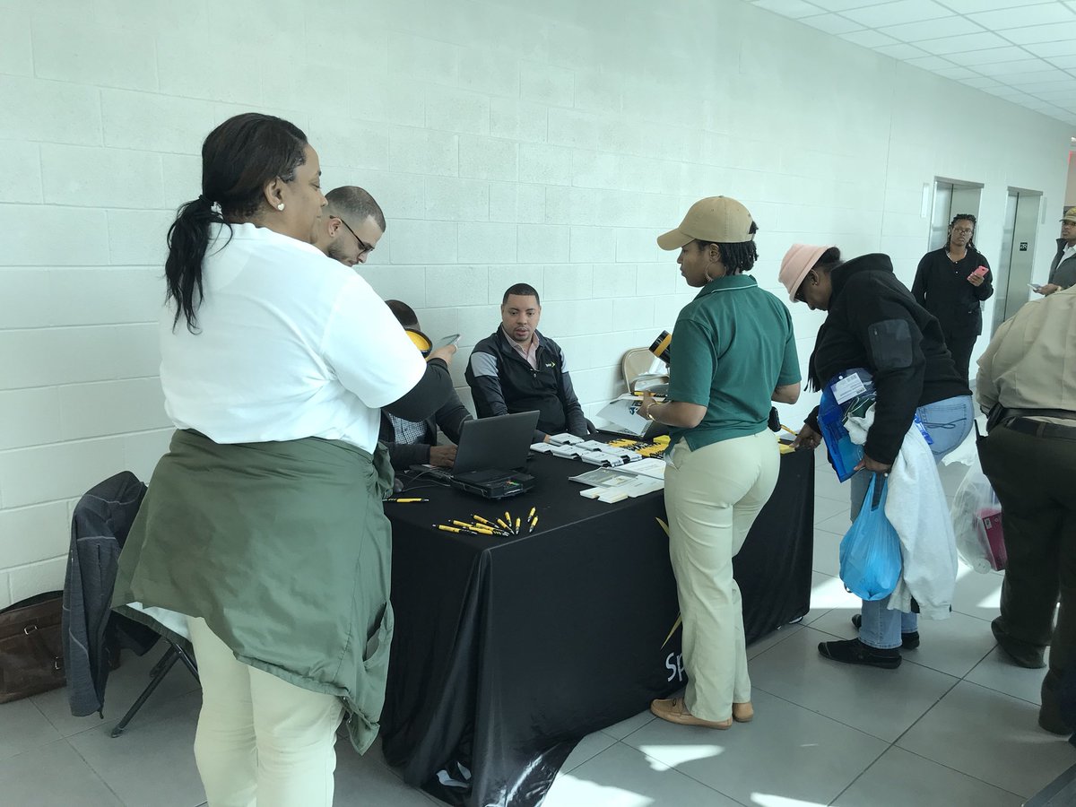 SprintDiscounts's tweet photo. Great event for the hard working employees at the Orleans Parish Sheriff’s Department. @TChaplow @RickUrias @SprintSCentral @JonDBlitz https://t.co/NKyj5znmF7