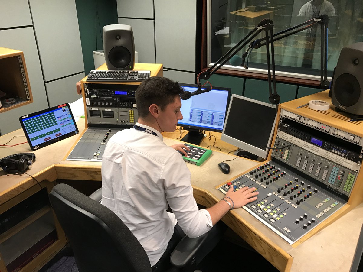 BBCGetIn's tweet photo. Techy people...you're in luck! Our Software Engineering Apprenticeship and Grad scheme are still open for applications! New deadline is 19th Jan 2018  #bbcgetin #software #engineering https://t.co/8ICbUiGQof