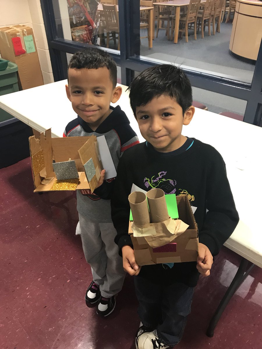 msdiazclase's tweet photo. Algunas de nuestras creaciones en arte #weare44 #madison44 https://t.co/BxHHx9alqm