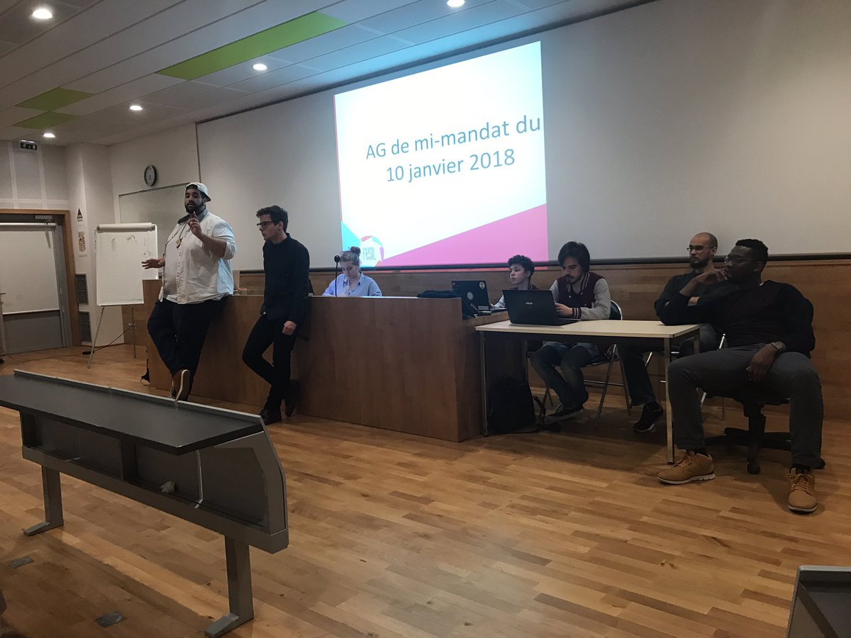Ludivine_Gthr's tweet photo. Présente avec @Karen_FNESI et @Cyrielle_FNESI  auprès de La Lyonnie pour ce temps fort du reseau lyonnais. Cc  @La_FNESI https://t.co/5dAgjKYqKn