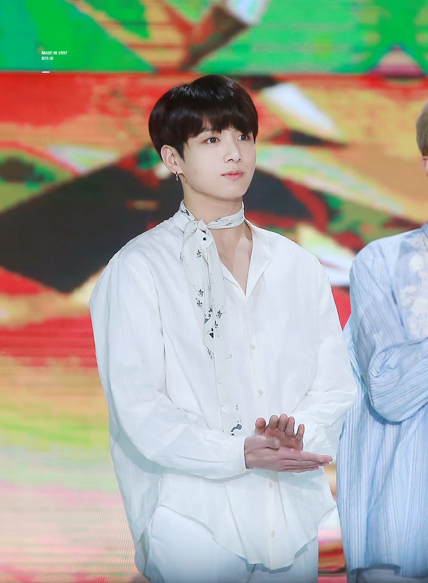 madein1997_jk's tweet photo. actually I met an angel 
#정국 #방탄소년단 @BTS_twt https://t.co/LXqCE52Dnv