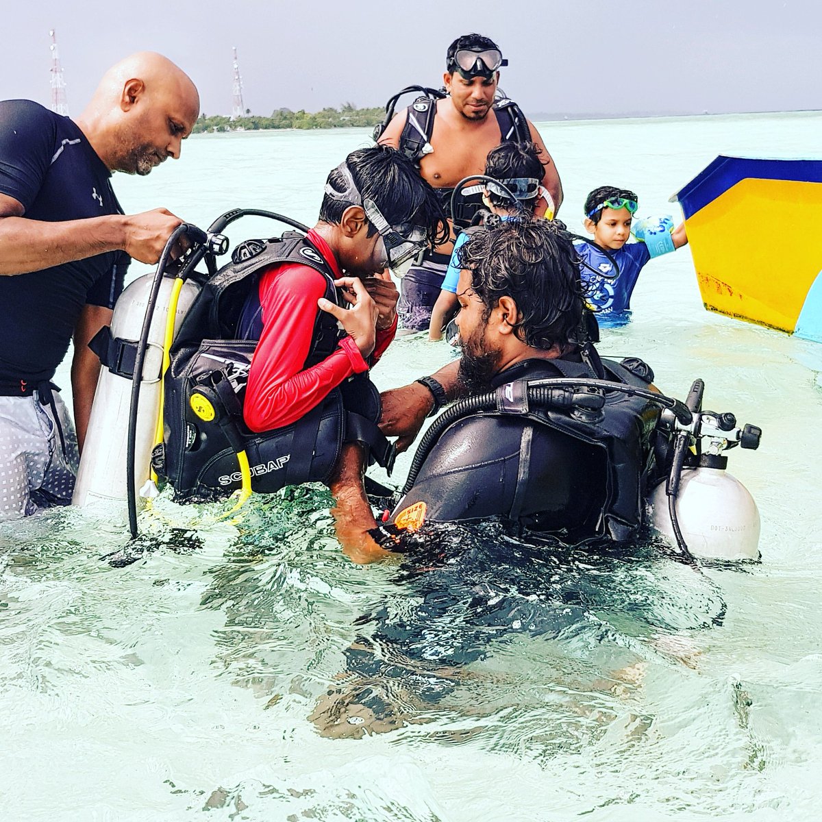 RasdhooS's tweet photo. Be a part of your child's first breath underwater with Rasdhoo Scuba at one of the best beaches of the world! #CelebrateHappynessInPressure #WithYourFamily only at Rasdhoo Scuba https://t.co/TTT1JpNwyv