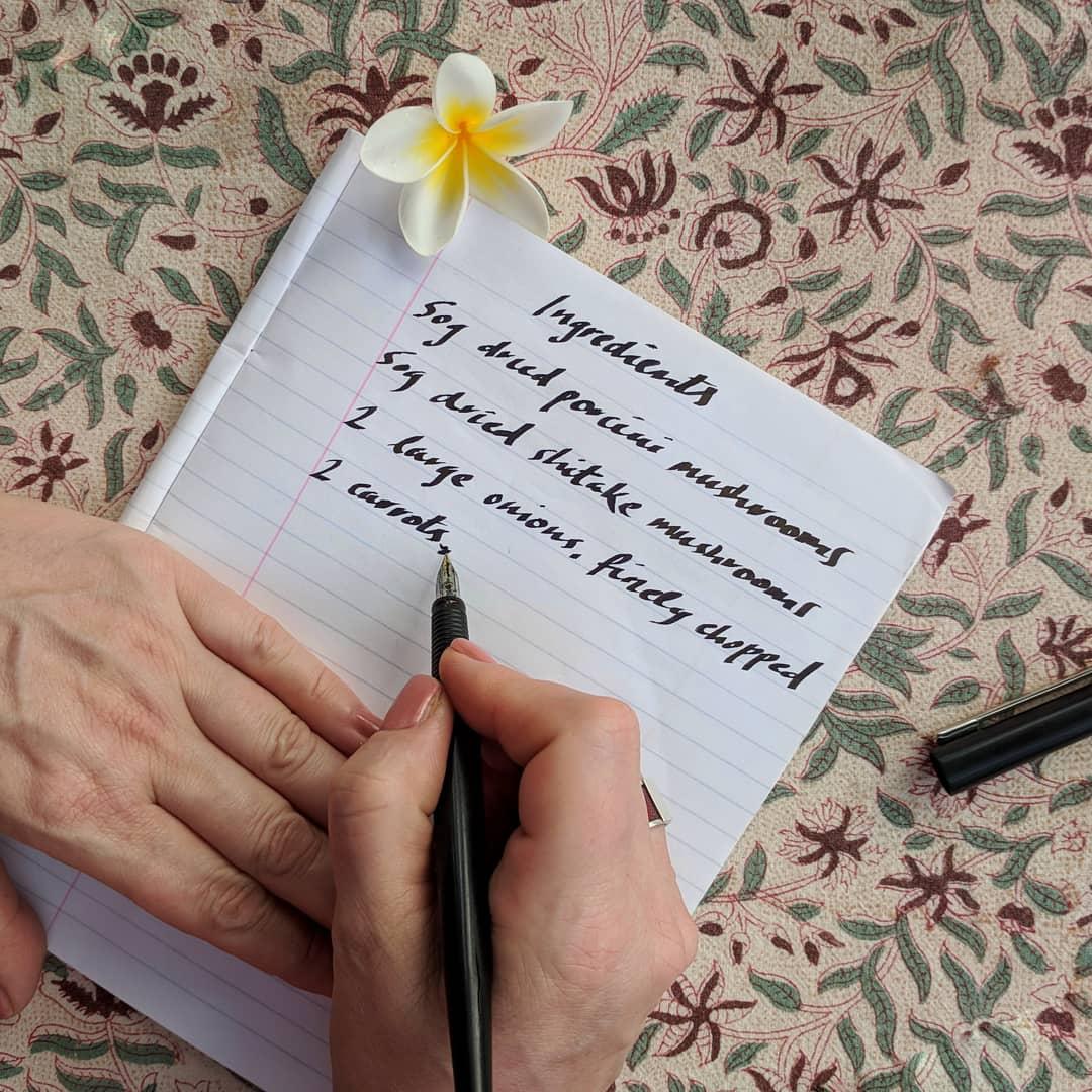loamfeast's tweet photo. So excited to kick off our vegetarian recipe blog series with a dish by @GizziErskine. On the blog on Friday 🌱🔪👩‍🍳 #vegan #homecooking 💛 https://t.co/7dptIt88Sp
