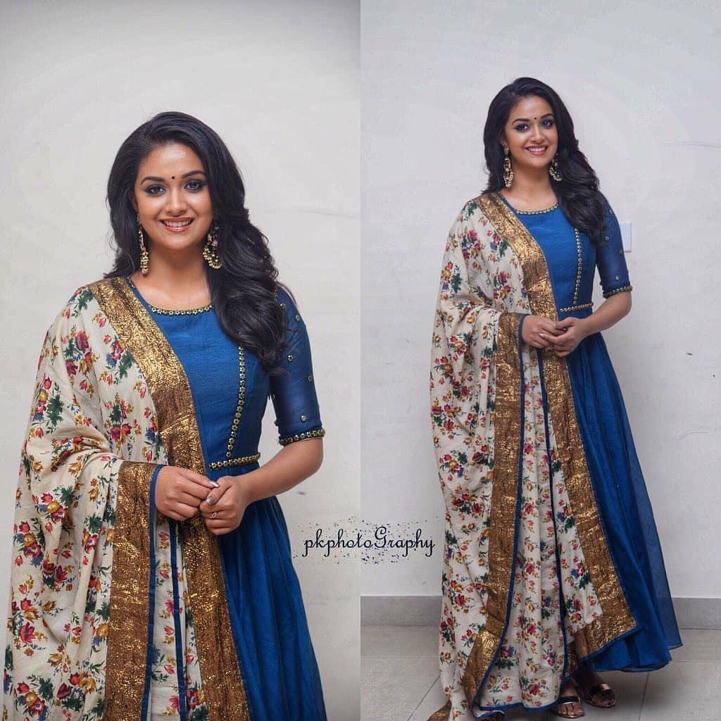 dearshakthi's tweet photo. 💖Georgeous #KeerthySuresh & #TSKTeam At #TSKPreReleaseEvent
#TSKPongal
#TSKFromJan12
#TSKFromPongal
@Suriya_offl @kegvraja @VigneshShivN @KeerthyOfficial @StudioGreen2 @meramyakrishnan @rajsekarpandian https://t.co/CySIgZoU8p