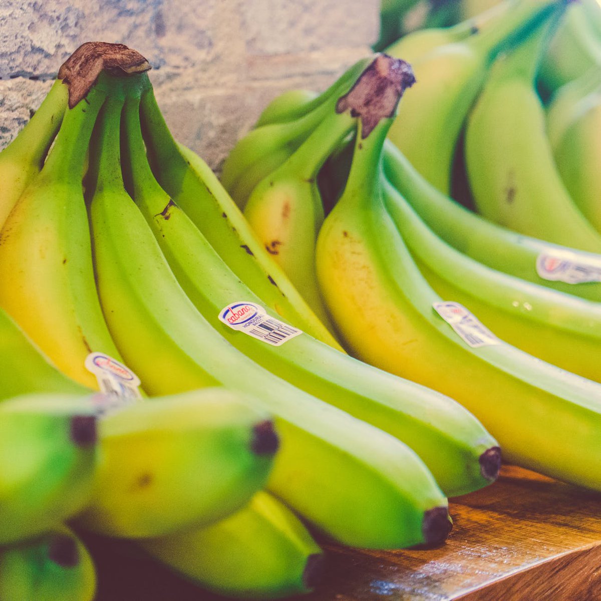 jdibon's tweet photo. Bananas are my #foodoftheweek this week 🍌 a perfect  #healthy snack with its own packaging, plenty of starch, fibre and potassium! More info on my insta https://t.co/FJBYpHbL3a