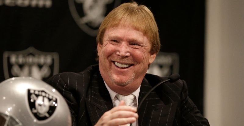 hbduggn's tweet photo. gruden’s hairstyle appears to be transitioning quite nicely within the #raiders organization. #almostthere https://t.co/t7fhSgCIS7