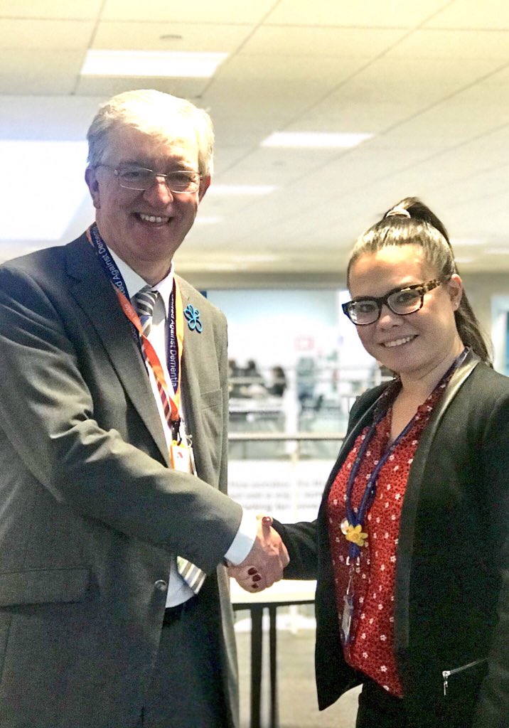 BurtonBorough's tweet photo. We are very proud to say that we are now a Dementia Friendly School! Thank you to Phil Gillam from @alzheimerssoc for visiting us today to help us support the Newport project! #dementiafriendlytown @STW_DAA @allaboutnewport 🐟🐟🐟 https://t.co/jNoKiATH5A