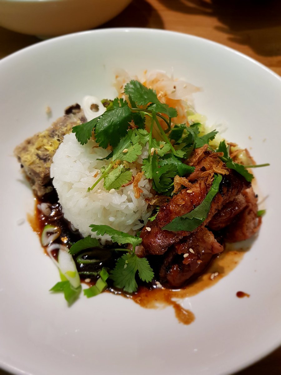 AiKa_25ts's tweet photo. Asia Food! Amazing dish! #Vunderbar #Fürth https://t.co/I45B6dUdbE