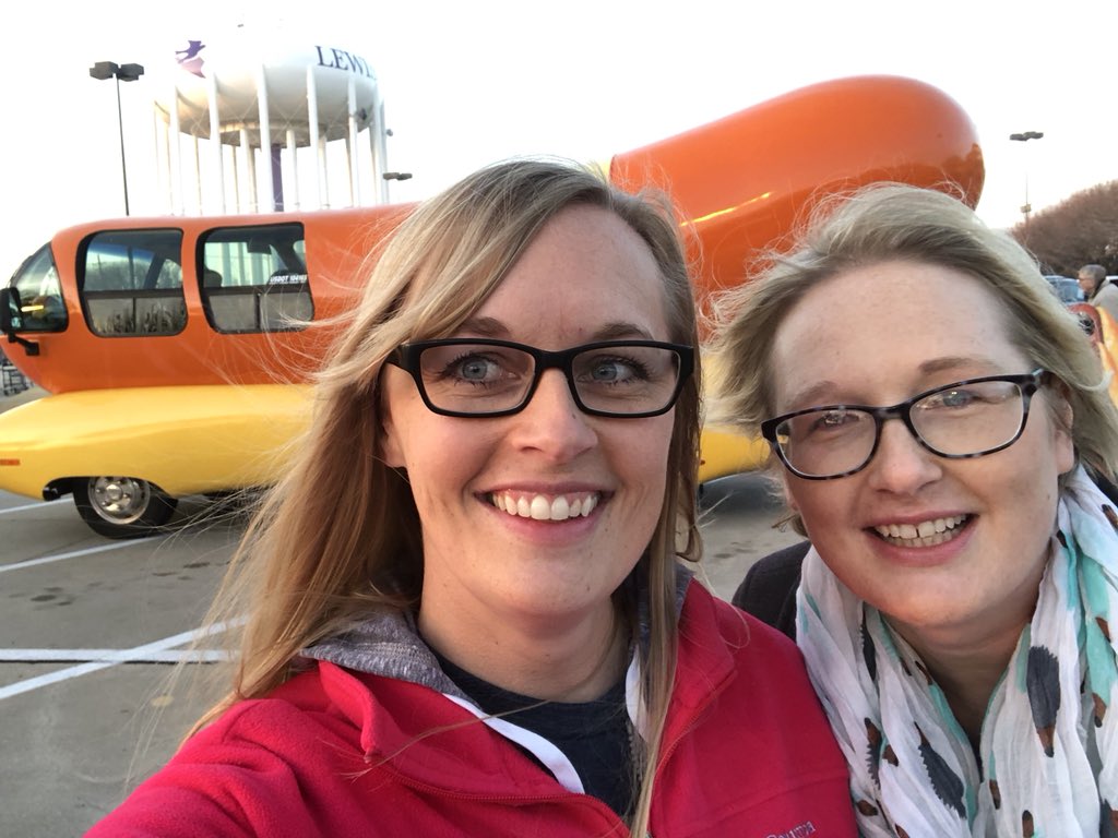 leahafisher's tweet photo. Stopped by @TomThumb_Stores last to to get my whistle and a few pics with @BurrImFriesen and the kids. #wienermobile https://t.co/51UXC8rejQ