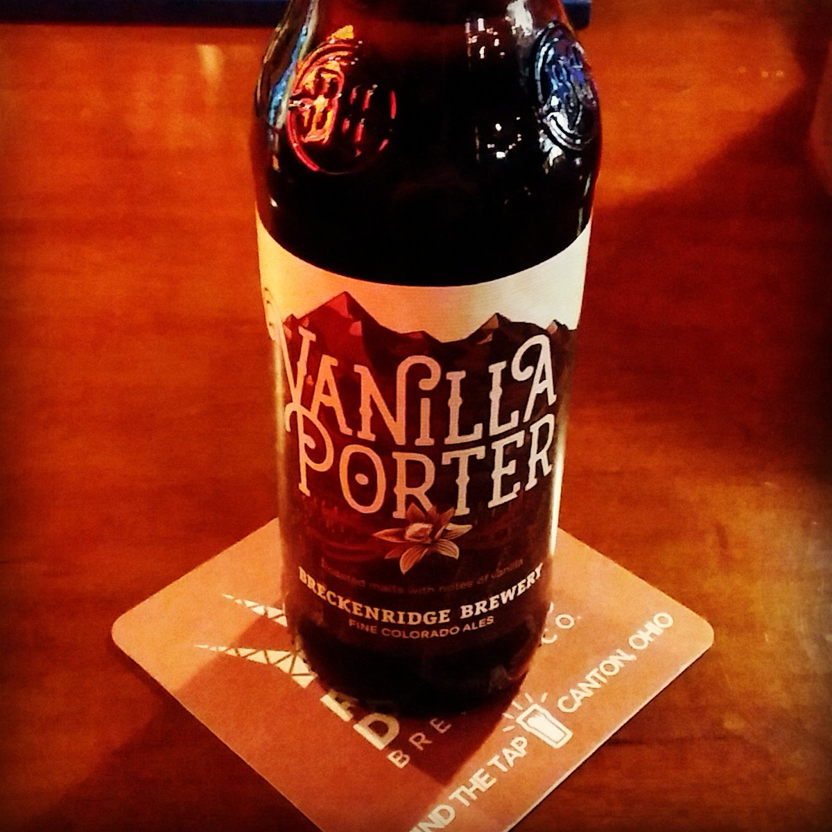 Off of work early! Cheers to a new job transfer next Monday. The pics below are <a href="/Buzzbin/">BUZZBIN</a> wooot. Beer after work and cool new sign + lunch hrs.