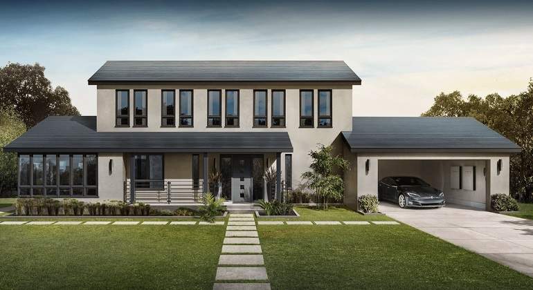 Gesvalt's tweet photo. #Innovación en #Energía: Tesla comienza a fabricar las tejas solares 'infinitas' que prometen revolucionar la industria https://t.co/3REYrYrIPW https://t.co/aFAO4uUOyP
