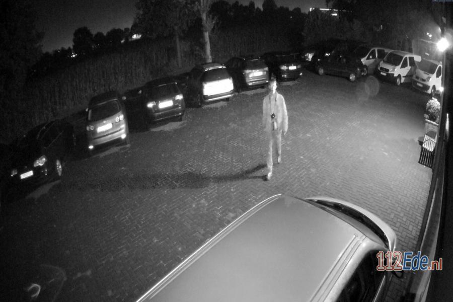 🚨 Onbekende man met fles en fotocamera gezocht 112.press/Q9gy35 #DeKlomp #112Nieuws https://t.co/q1zkrkfOj0