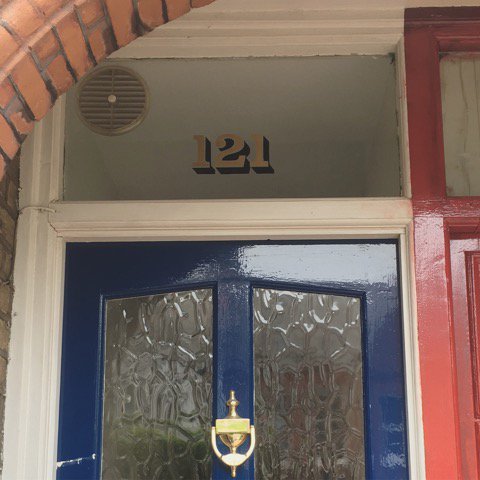 WE_Warner's tweet photo. We're often asked about restoration of the painted numbers that were on Warner fanlights. Happy to now recommend local (and aptly named) signwriter @miawarner who has done several of these in the area and can match the original style. #warnerestate #signwriting https://t.co/helznWaAWQ