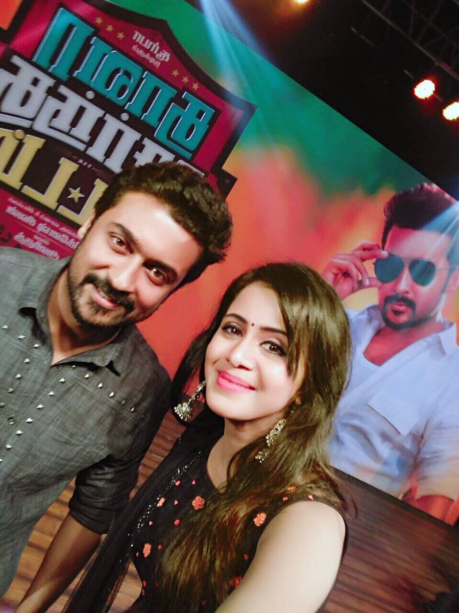 SuriyaFansClub's tweet image. • @AnjanaVJ Selfie With @Suriya_offl ♥♥ at #TSKPreReleaseEvent