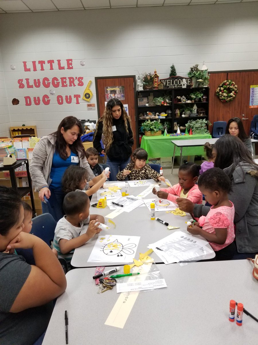 IrmaAlvHicks's tweet photo. Jump Start Parents and Children in the Family Center. @Alief_Fame @HicksTigers https://t.co/oNeTJgonuV