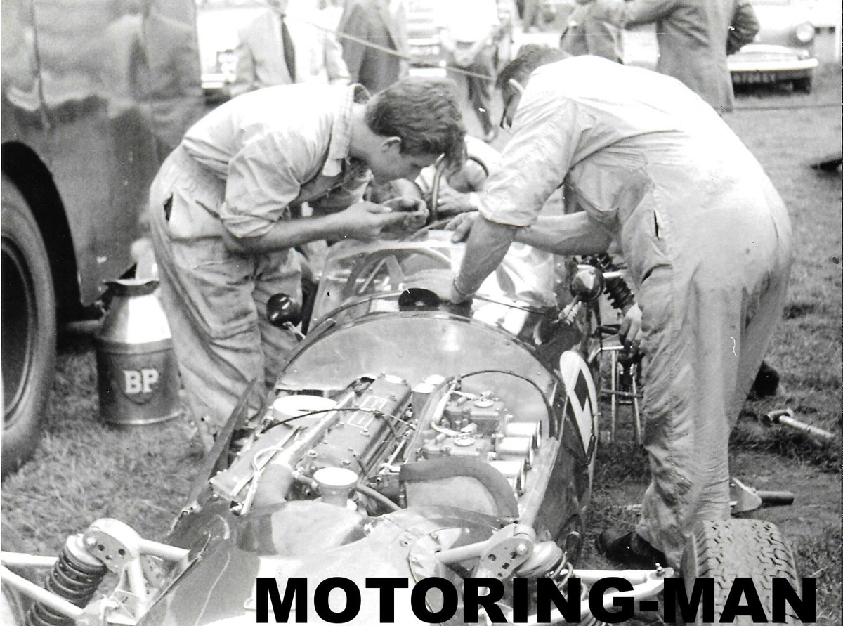 motoringman's tweet photo. https://t.co/GgUwmi9om5 #STIRLINGMOSS #FERGUSONP99 @F11960 @f1oldie @FormulaOneWorld https://t.co/6WLkrYRzSh