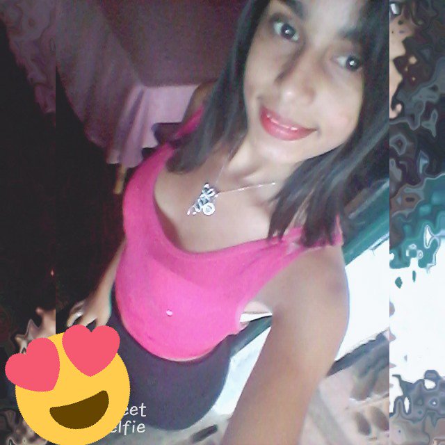 Marisuarez2903's tweet photo. Y aunque no se, si volverás yo sigo aquí soñando verte al despertar y aunque no se si regresaras sigo queriendo todo contigo nada más 💗 https://t.co/Q333nddqPQ