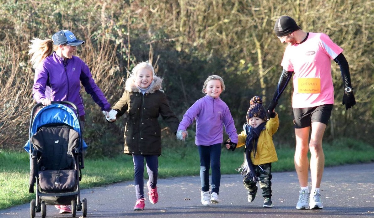 "Great morning at <a href="/Llanelliparkrun/">Sandy Water parkrun</a> with the family and thanks to Photo Sports Wales for this fab photo."

💬 Tori

🌳 #loveparkrun