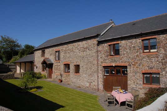 Start the new #holiday season right by appointing HunterPM to manage your holiday let. Find out what we offer and how we can #help be heading over to our #website: hunterpm.co.uk