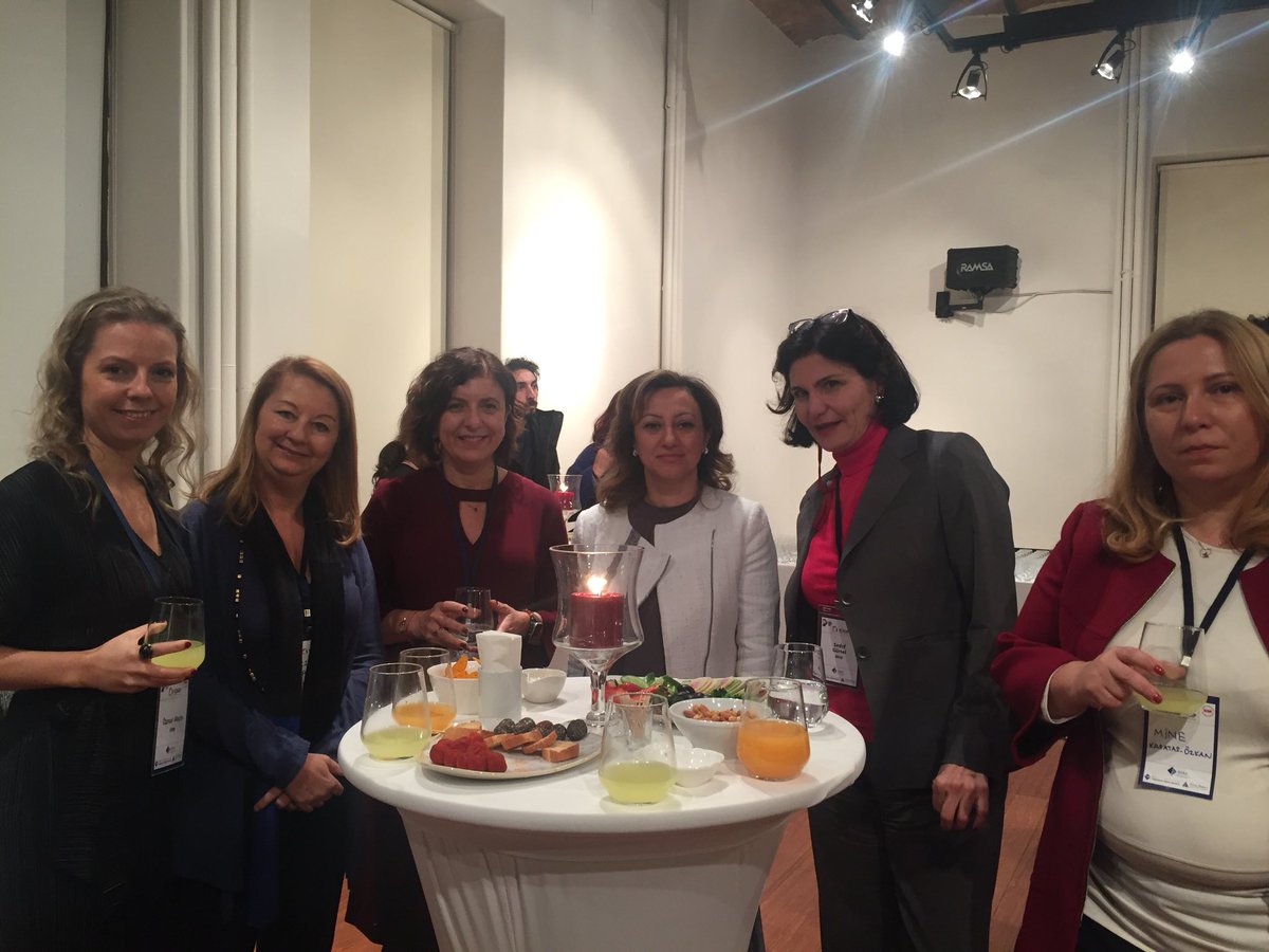 Genç sosyal girişimciler yetiştirmek için çıktığımız yolda 1 yılı geride bıraktık. 4 dönem tamamladık. Bugün  bütün katılımcılarımız, proje ortaklarımız ve destekçilerimiz ile birlikte #sogip kapanışını yaptık. Gururluyuz! <a href="/istkaorgtr/">İSTKA</a>