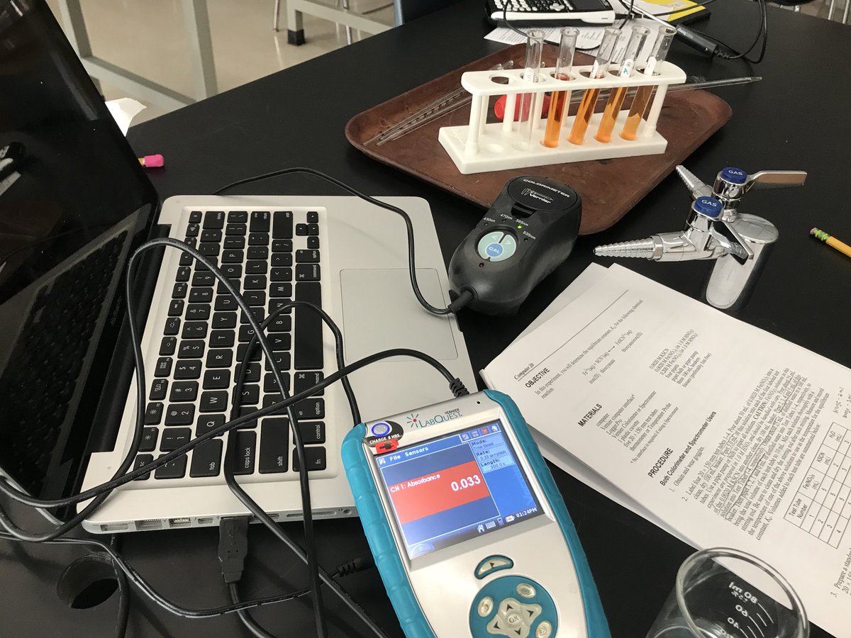MrsTLLarkin's tweet photo. .#apchem #larkinchemkids #equilibriumlab #concentrationsofsolutions @VernierST @UxbHSPrincipal chemistry, technology and smiles... it’s a good day #lovemyjob https://t.co/lCRSJ2Ujoz