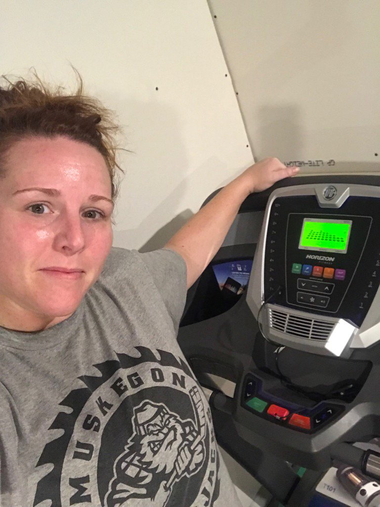 RaapDevo's tweet photo. I workout at home to show my kids it is important to stay active!  @DetroitRedWings #priorityhealth #contest https://t.co/zs7vskjj0L