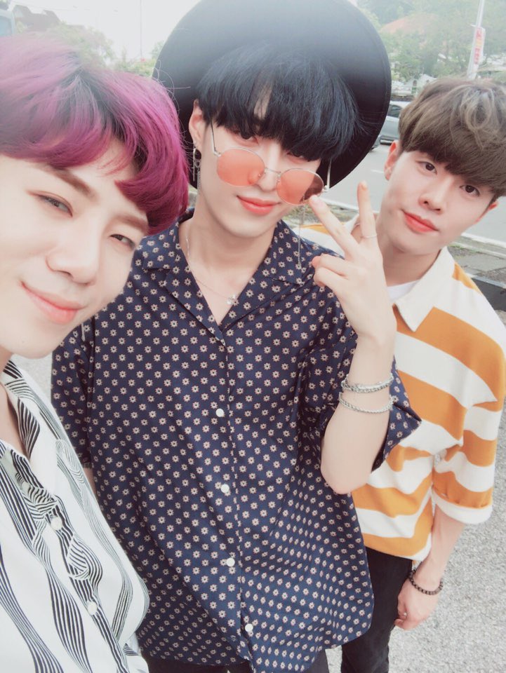 950516_com's tweet photo. 지키가 매일 셀카 많이 찍게 해주세요. 찍은거 다 업로드하게 해주세요. 온세상 광고판이 전부다 김수빈 얼굴이면 좋겠다.
#블랙식스 #blacksix #ziki #지키 #김수빈 https://t.co/aQxYa8Sw9m