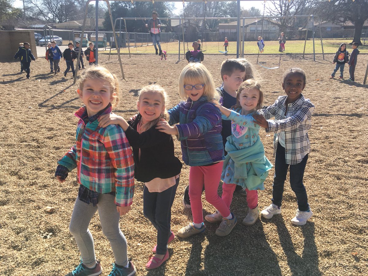 HuttoA7's tweet photo. Starting off 2018 right !! Kindergarten is the best !!! #workhard #playhard https://t.co/jsOjUvmfvf