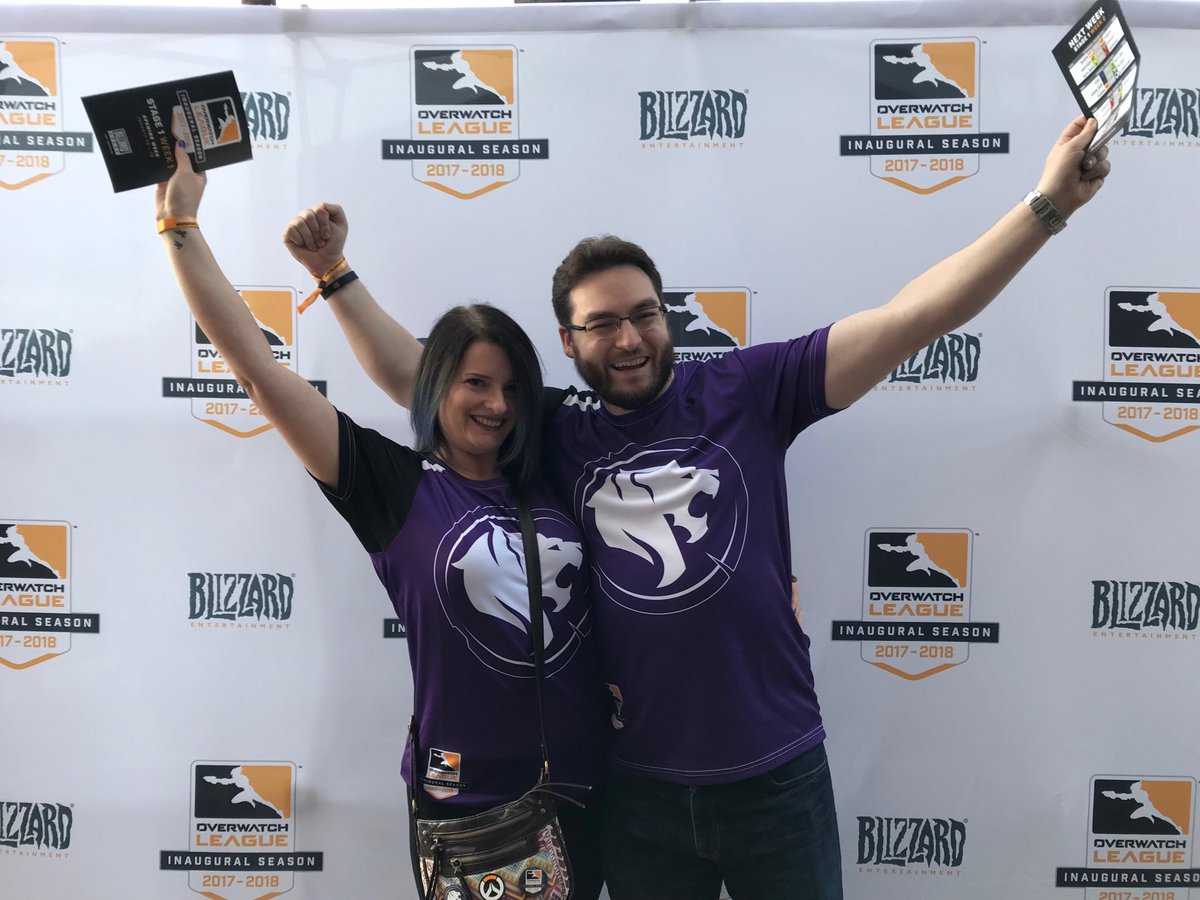 SwiftkeyShow's tweet photo. Cheering on the @LAGladiators at the first day of #OverwatchLeague!! #ShieldsUP #KeepLAPurple https://t.co/ybxsJZI5Lj