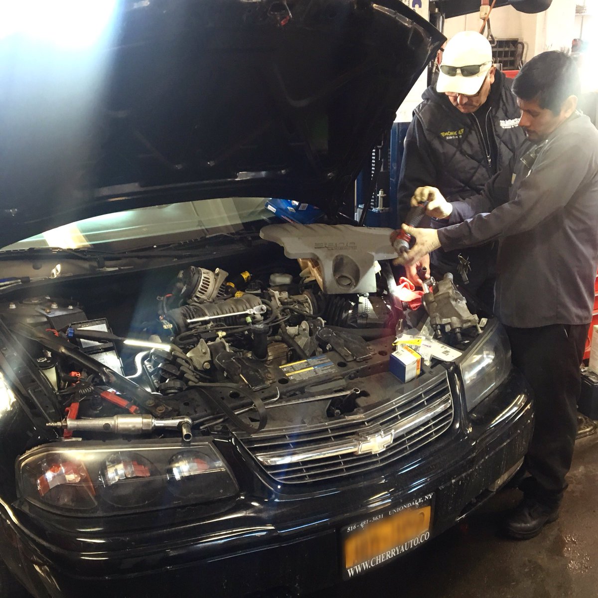 RoadReadyAuto's tweet image. It’s all about Teamwork💪🏻 #RURoadReady? #RoadReadyAuto #RoadReadyBellmore #LongIslandAutoRepair 
#longisland #longislandmechanic #carrepair #localbusiness #familybusiness #grind #hustle #loveourcustomers #loveourteam #team #teamwork #leader #leadership #autolife #cars #carlife