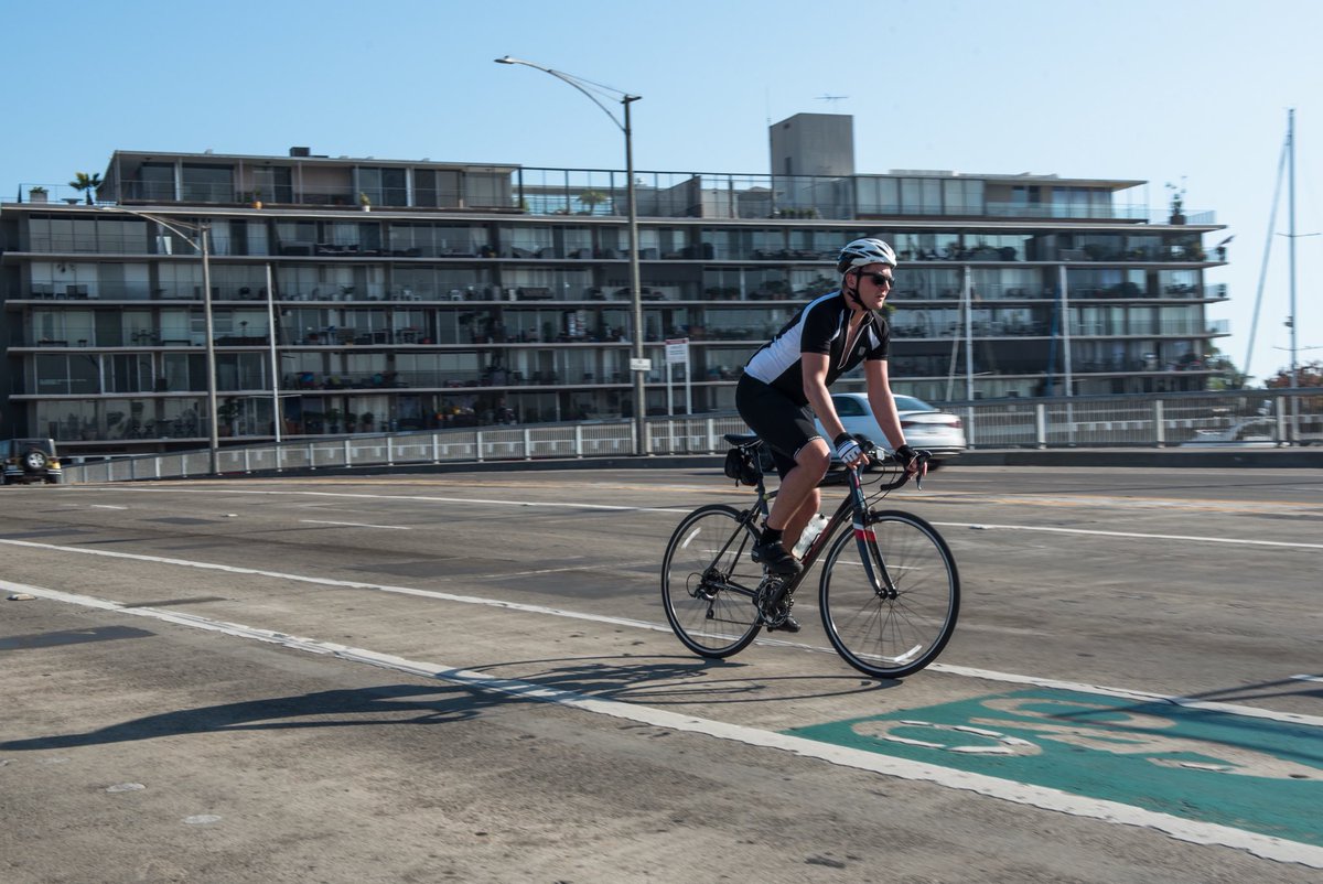 CSULB's tweet image. Did you know that Long Beach is one of the top bike friendly cities in the nation? 🚲
Get on your bike or rent from @LongBeachBikes and explore the city during winter break! 🌴
#GoBeach #LongBeachState #LBSU #BikeFriendly #LongBeachBikes #LongBeachCA