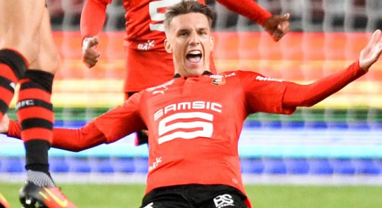 RMCsport's tweet photo. #SFRCTFC [4-2 ⚽️] DOUBLE DE HUNOU et coup de sifflet final ! Rennes décroche la qualif ! #rmclive https://t.co/AhFaZt1NqT https://t.co/abTSUgcU0z