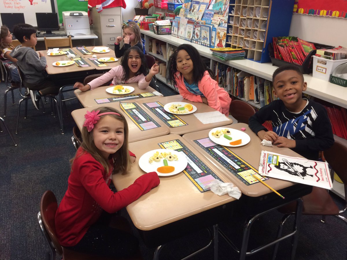 ShaelynAppleman's tweet photo. I'm "smiling" over how well my students are doing in ST Math! https://t.co/9OQKLNWB9E