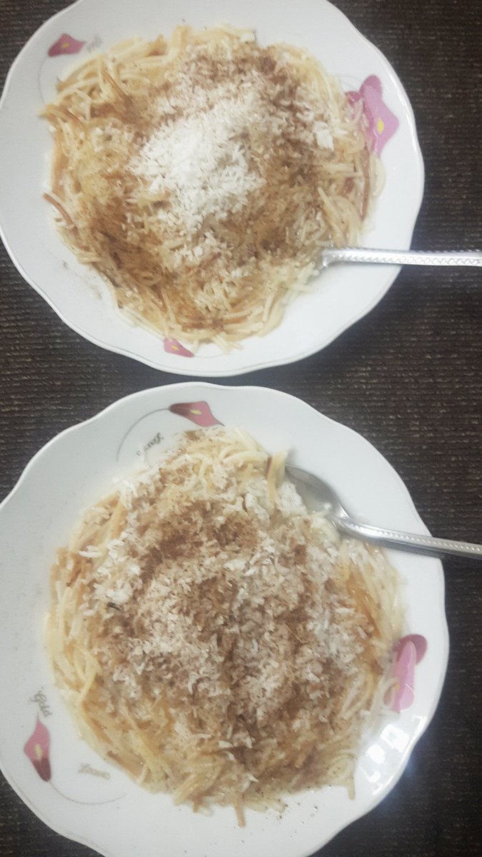 #كنافة الفقرا 😍😍

مزكاها بهيك جو 😍