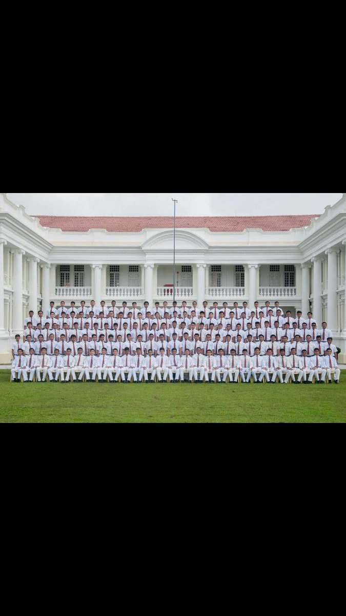 MalayCollege14's tweet photo. Happy Birthday 💖💖💖 #8th #thetrebles https://t.co/nmUxAOt24F