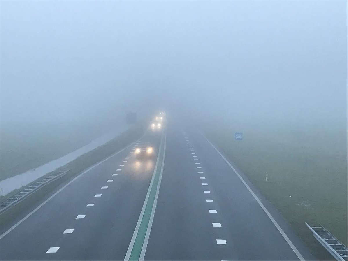 RWSverkeersinfo's tweet photo. Morgen of vrijdag op pad? Houd rekening met misthinder ➡ https://t.co/QA1L3jAd2B #oplettendus https://t.co/u02O10Vgi3