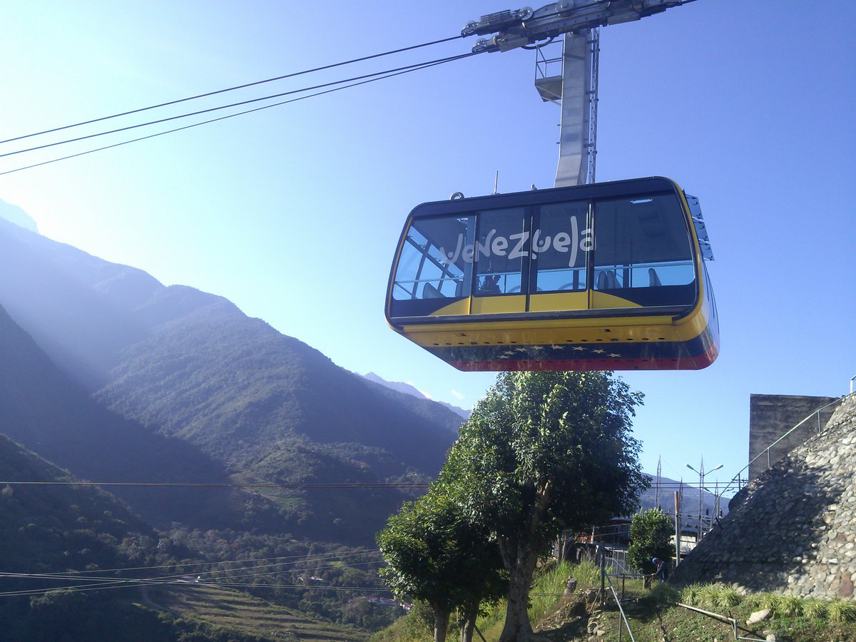CableCar_Merida's tweet photo. @Mukumbari @CableCar_Merida one of the most important touristic icons in #Venezuela. #TravelEnjoyRespect #Barinitas https://t.co/jp4bl51I52