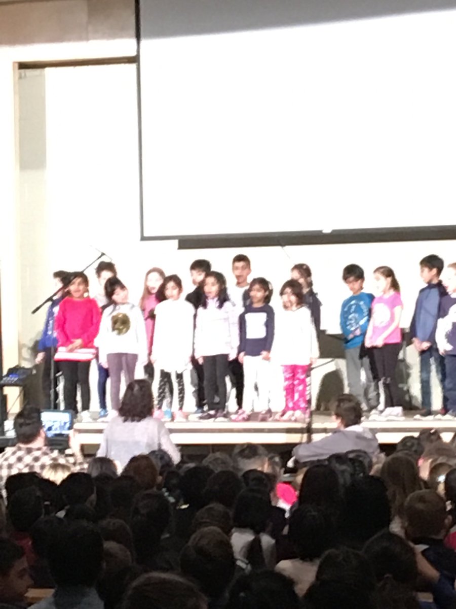 vanderclass's tweet image. Grade Ones share a song they learned after making global connections through the #gra17 at our “Husky Heartbeats” assembly.Global citizenship at work in primary, incredible. Inspired by Mrs. Mills and @HAWPSLibrarian ! @pernilleripp #hdsbinnovates