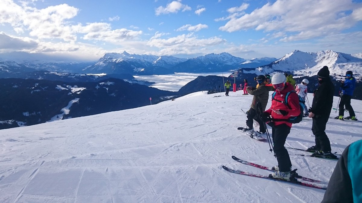 bruce_pope's tweet photo. While much of Europe has been shut down for skiing, it's been just fine in @MorzineOfficial this week. Been made way too comfy by @ElevationAlps, fed too well by @ChezToi1, led far and wide by @supremeski1 and had too much fun with @Ski_Press &amp; @JamieBarrow_GB https://t.co/we3NU8JvN5