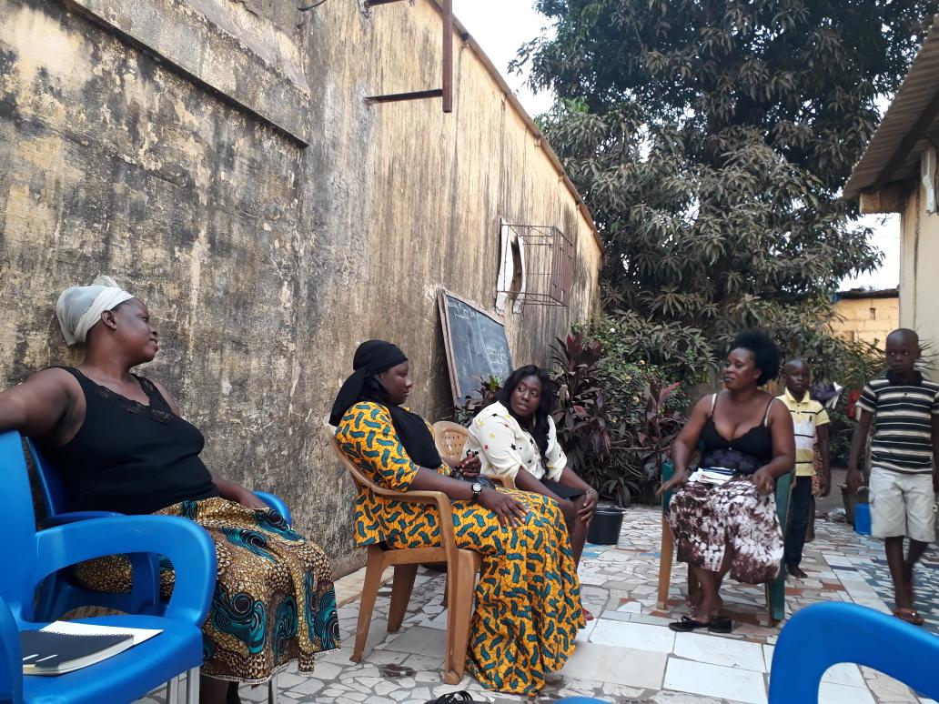 Guin_Audacieuse's tweet photo. #MATOTO2018
Nous continuons nos portes à portes car tous ont droit de savoir ce qu'on doit faire pour eux et nous avons le devoir de les dire ce qu'on peut faire et réalisable selon nos axes prioritaires en #5ans.
Merci aux familles du secteur #Senahoui #Simabaya2. https://t.co/1vUmxlr8ZZ